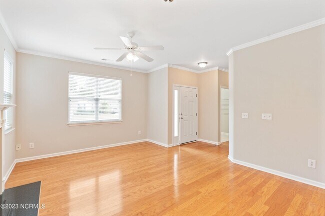 Building Photo - 211 Sand Pebble Dr SE