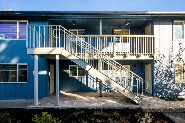 Foto del edificio - Affordable, Attractive 2-bed in a small Complex