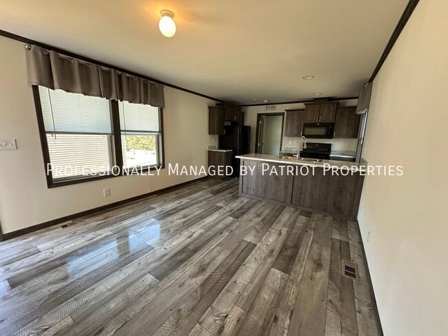 Building Photo - E12505 County Rd W