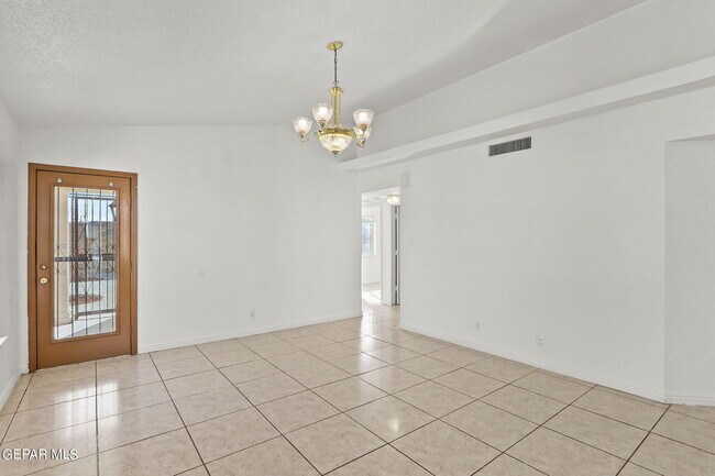 Building Photo - 12290 Tierra Bella Dr