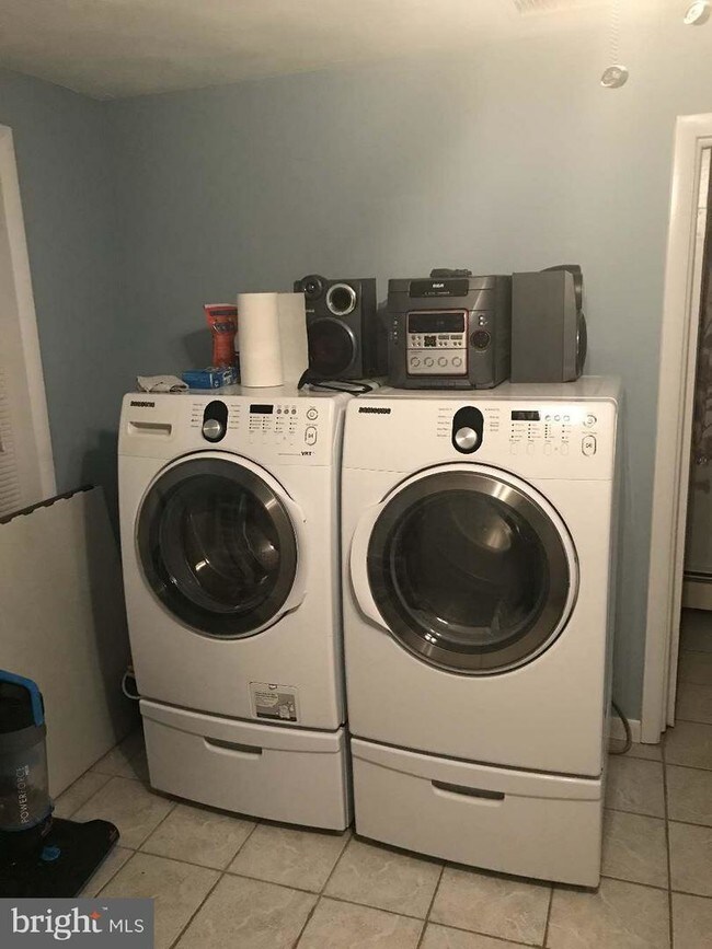 Building Photo - 8325 Poorhouse Rd