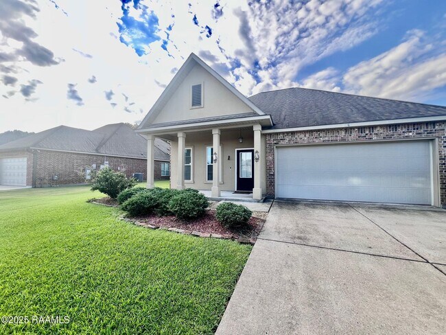 Building Photo - 303 Ouachita Dr