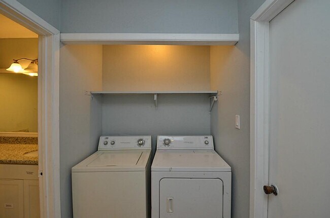 Laundry - 3615 Tanglewilde St