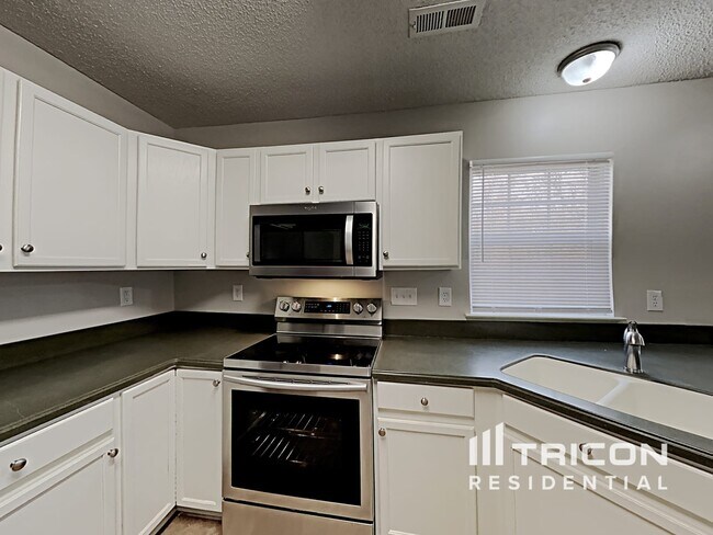 Foto del edificio - 2924 Dairywood Ln
