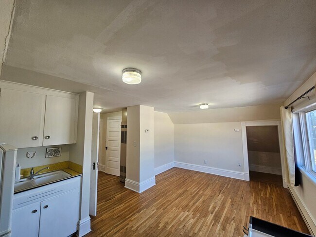 Building Photo - 1128 W Sinto Ave