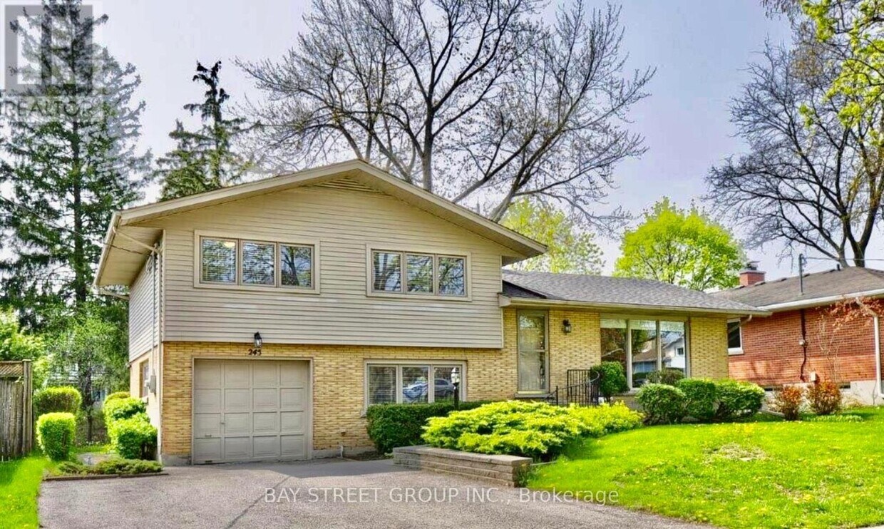 Photo principale - 245 Forest Hill Dr