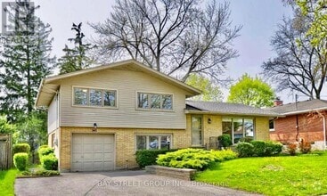 Building Photo - 245 Forest Hill Dr