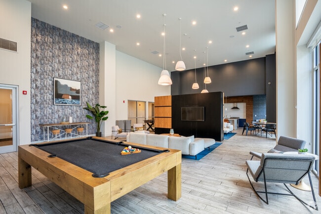 Interior Photo - Windsor Mission Valley