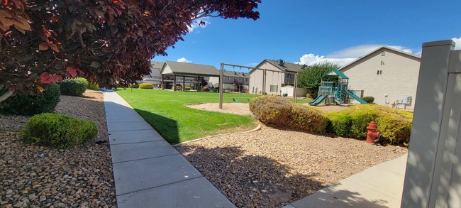 Building Photo - 340 W 1425 N