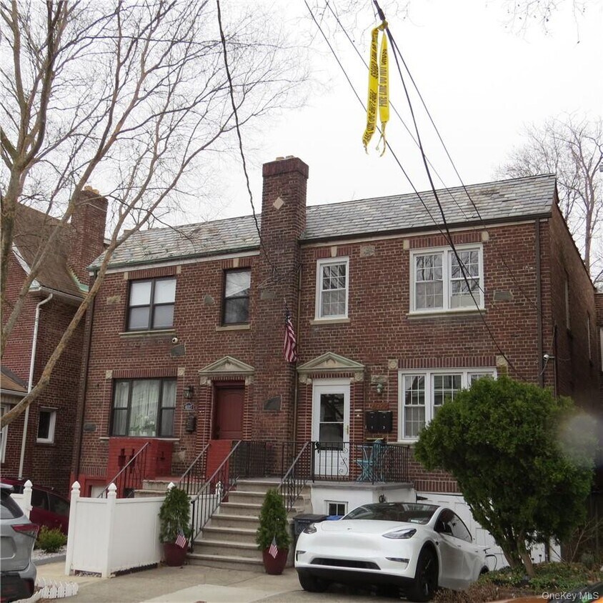 Foto principal - 6029 Delafield Ave