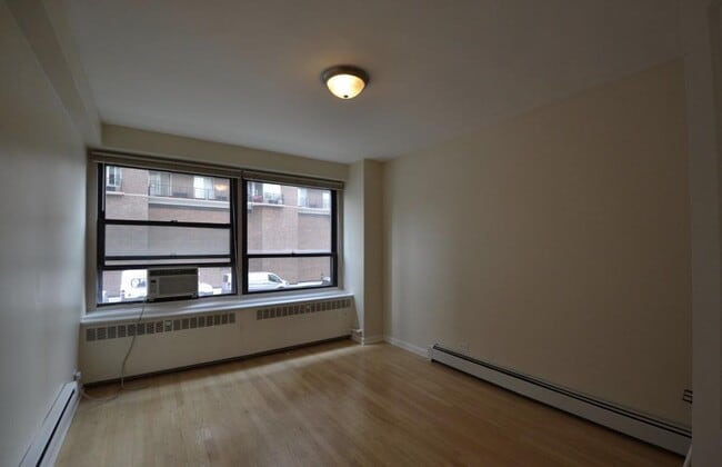 Building Photo - 4180 N Marine Dr