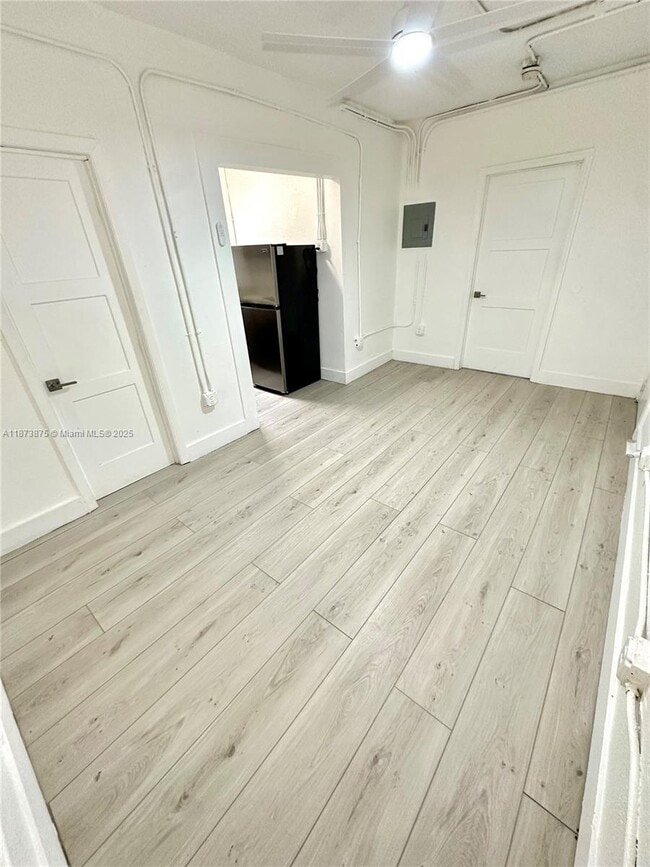 Foto del edificio - 967 SW 5th St