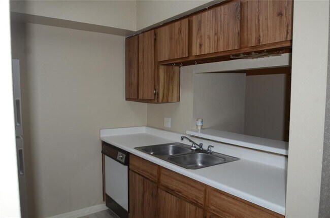 Building Photo - 2800 Jeanetta St