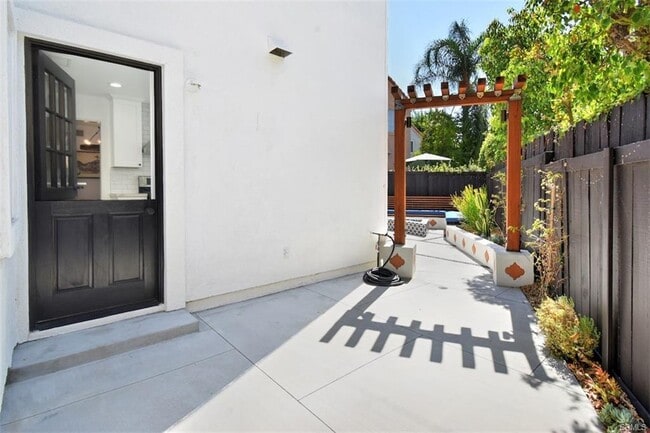 Foto del edificio - 4364 Oak Glen St