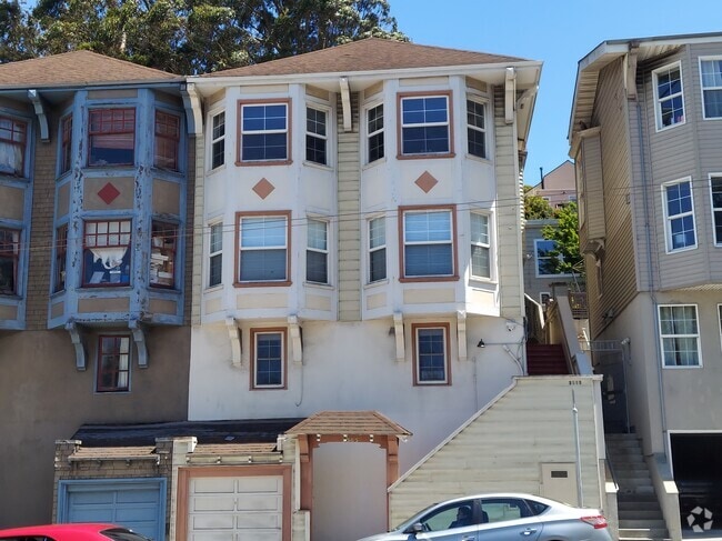Building Photo - 3565 Mission St