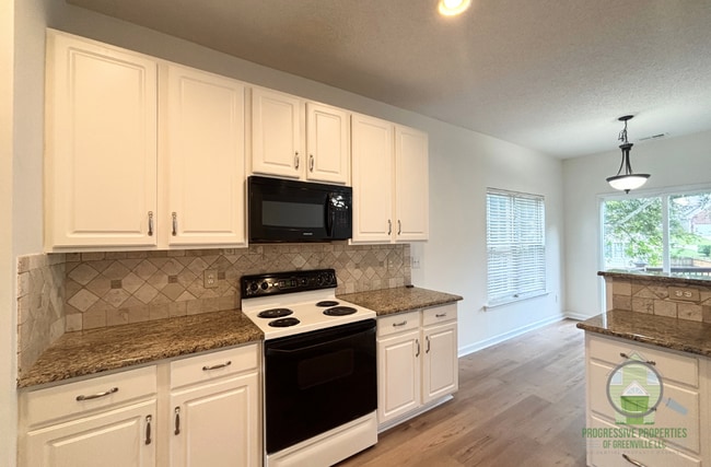 Building Photo - 106 Thurber Way