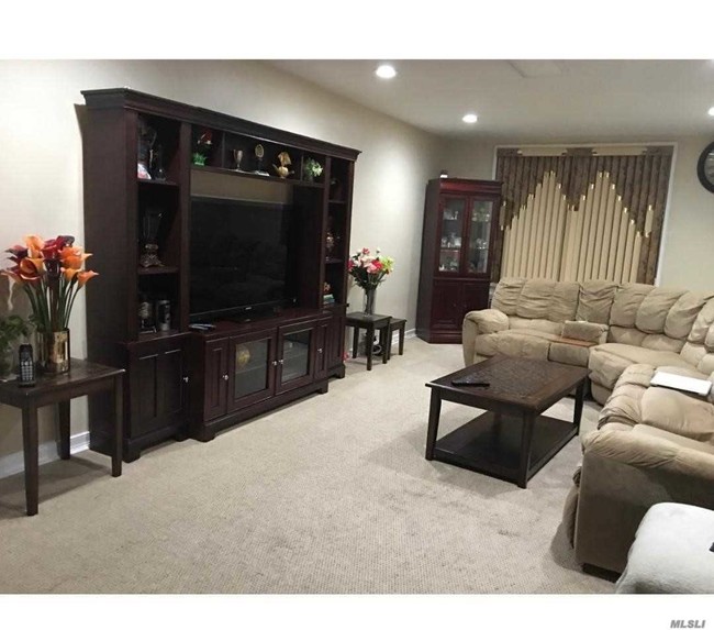 Foto del edificio - 175-45-175-88 88th Ave
