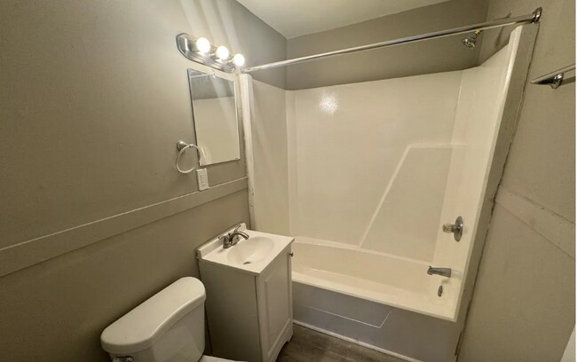 Foto del edificio - 1213 Laura Ave