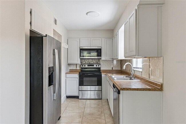 Building Photo - 46 N Fairfax Ave