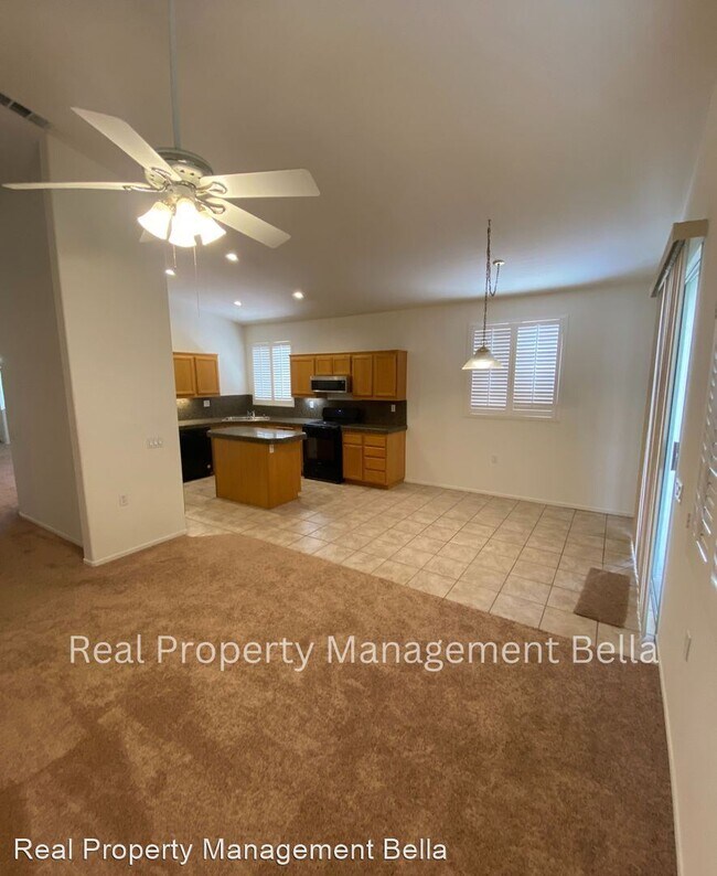 Foto del edificio - 3 br, 2.5 bath House - 26811 Tropicana Dr