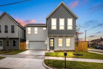 Building Photo - 751 Dumble St