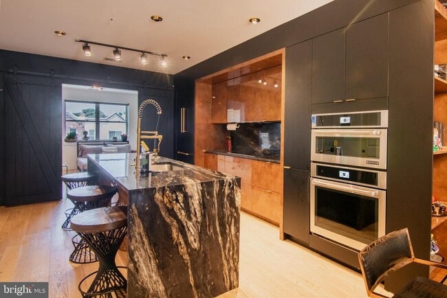 Foto del edificio - 1631 Montello Ave NE