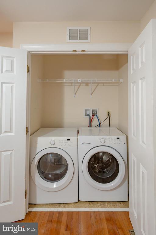 Building Photo - 340 W Gay St