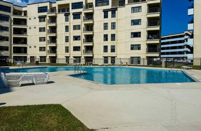 Foto del edificio - 1505 Salter Path Rd