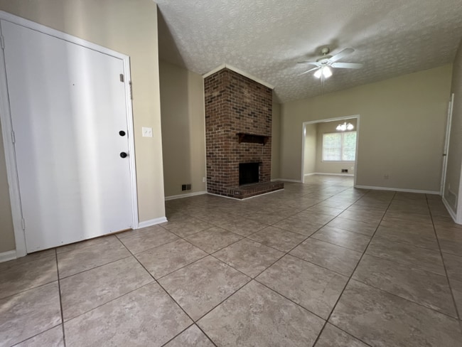 Building Photo - 570 Grimes Pl