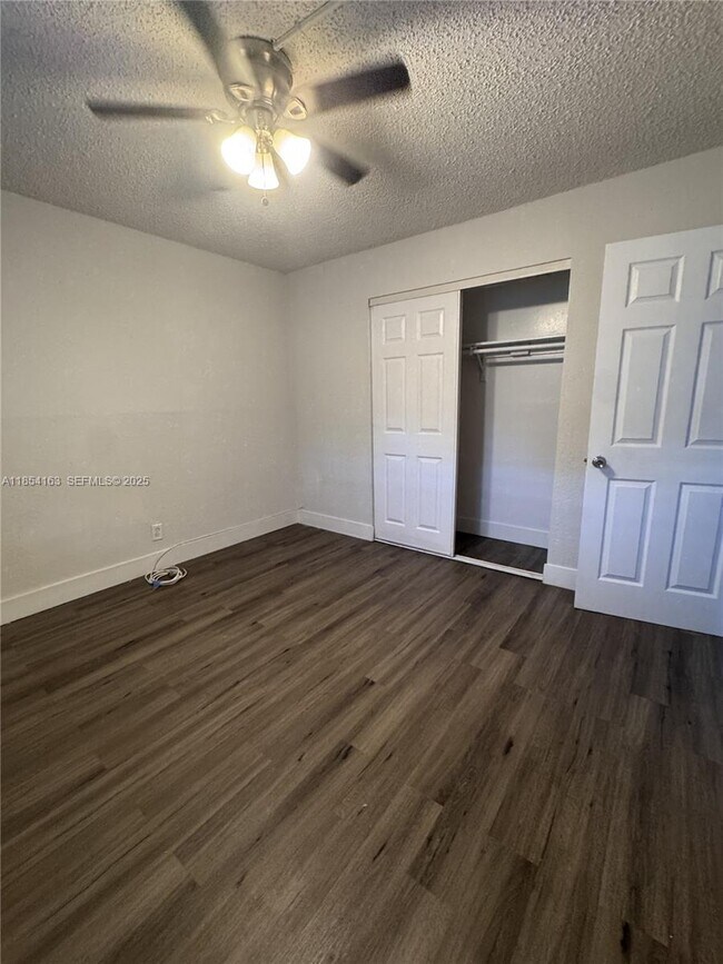 Foto del edificio - 2150 Madison St