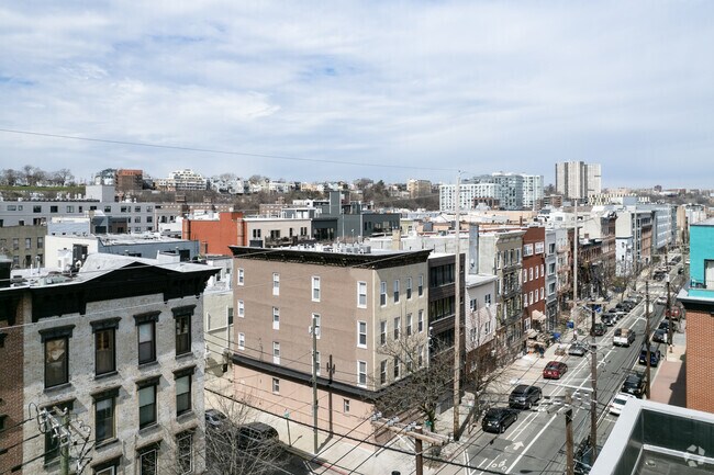 Aerial Photo - 400 Madison St
