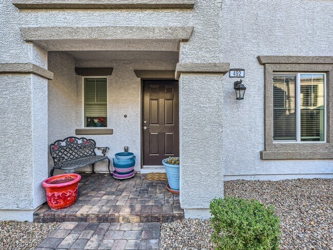 Building Photo - 492 Anthurium Pl