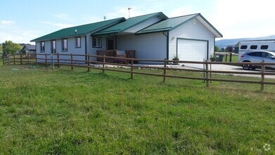 Building Photo - 842 Brilees Way