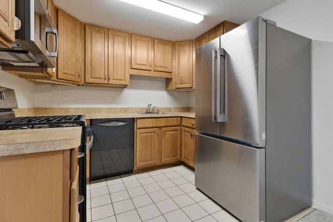 Building Photo - 117 Cotuit Ct