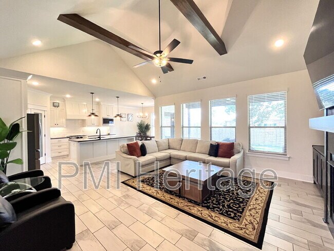Foto del edificio - 2061 Larry Ln