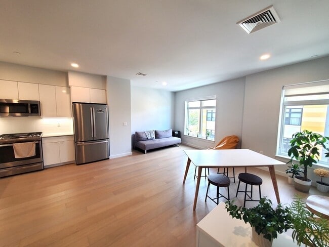 Building Photo - 3 Lisbon St