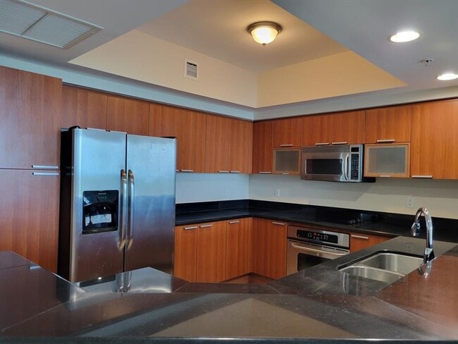 Building Photo - 15051 Royal Oaks Ln