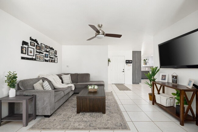 Building Photo - 51905 Avenida Velasco