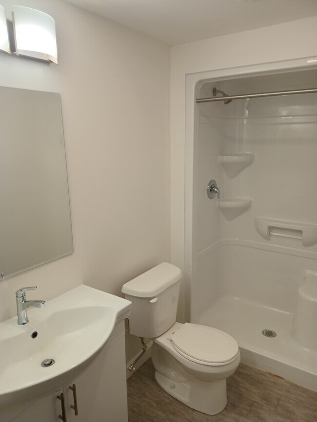 Building Photo - 258B Sunview St
