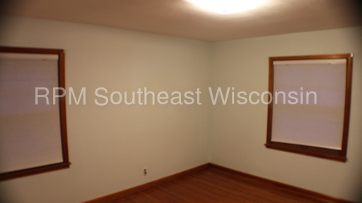 Building Photo - 3145 N Dousman St