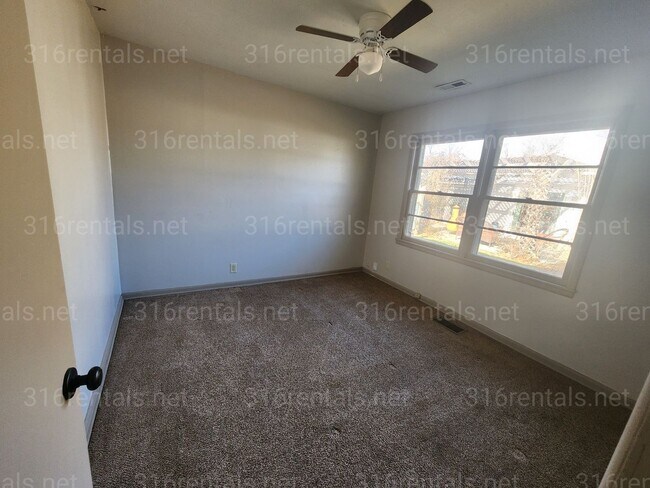 Foto del edificio - $1195 - 3 bedroom / 1 bathroom - Single Family Home