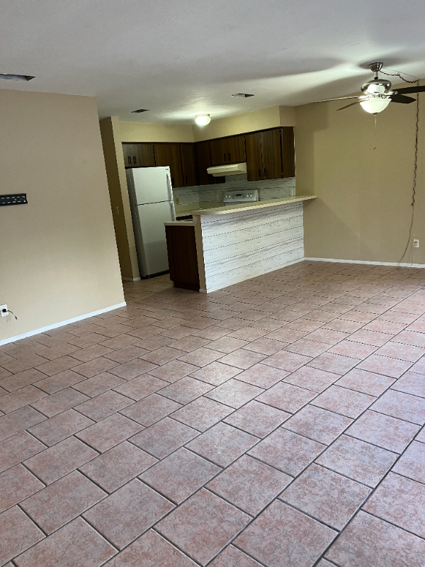 Foto del edificio - 25028 Harbor View Rd