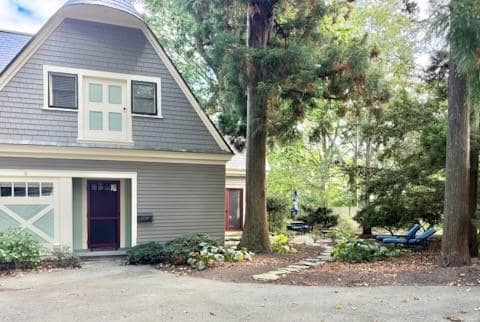 Foto del edificio - 448 Gibbs Ave