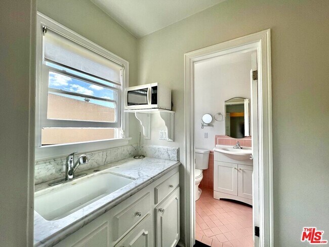 Foto del edificio - 1728 El Cerrito Pl