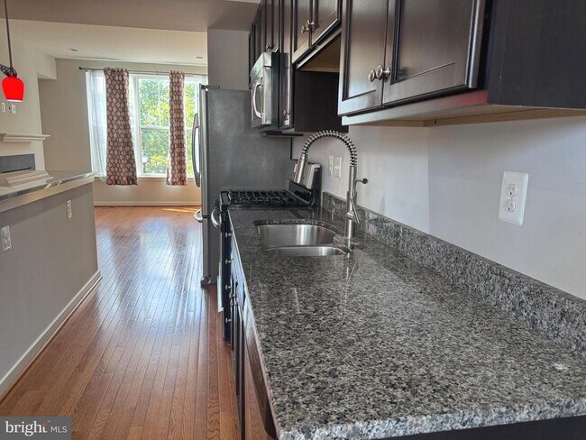 Foto del edificio - 1415 Trafalgar Ln
