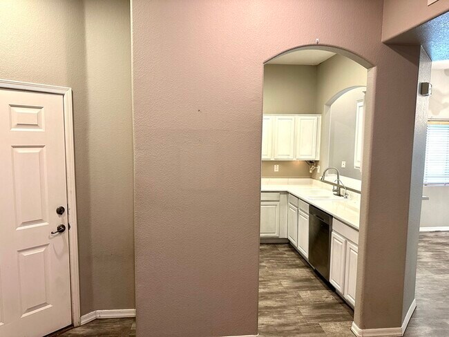 Foto del edificio - Gorgeous 2 bedroom / 2 bath condo in The E...
