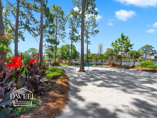 Foto del edificio - 409 Windmill Ridge Rd