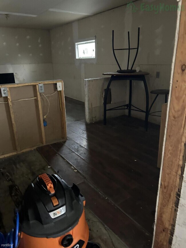 Foto del edificio - 2 br, 1 bath House - 625 Walton Avenue