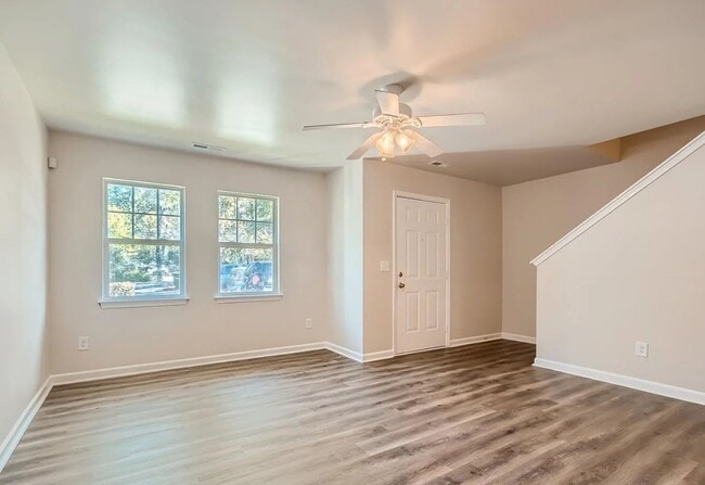 Building Photo - 307 Drury Dr