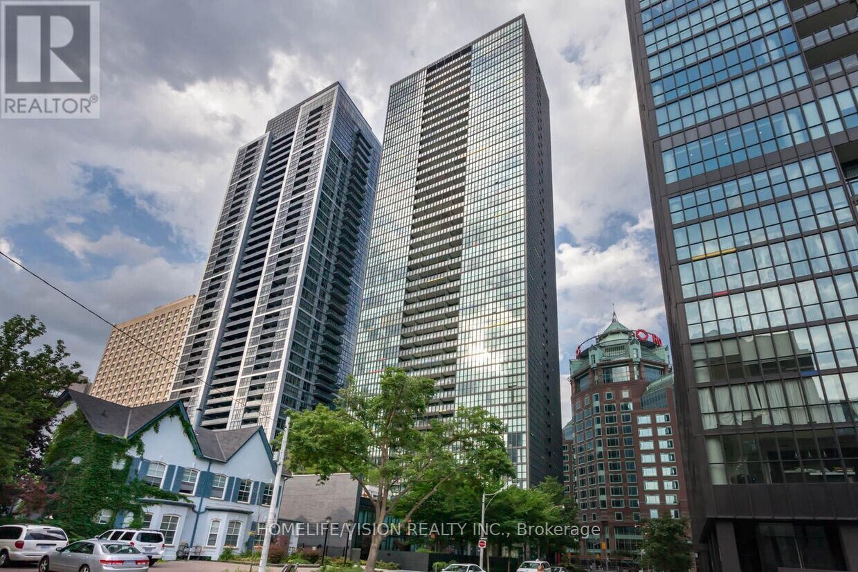 Photo principale - 110-1110 Charles St E